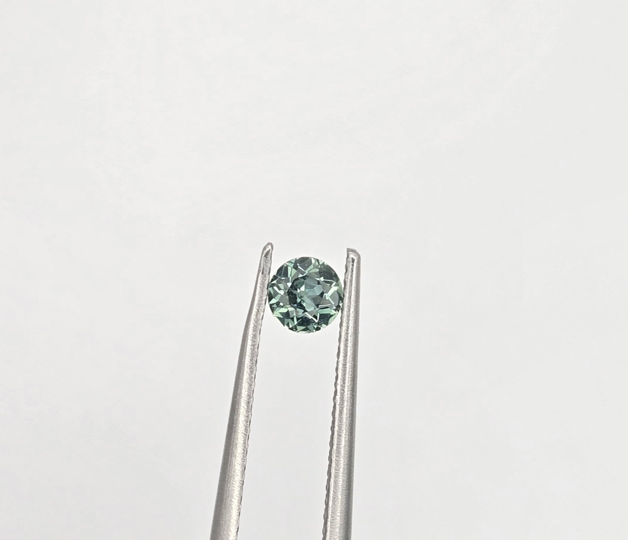 3.96x3.91x2.34mm round Australian sapphire facet