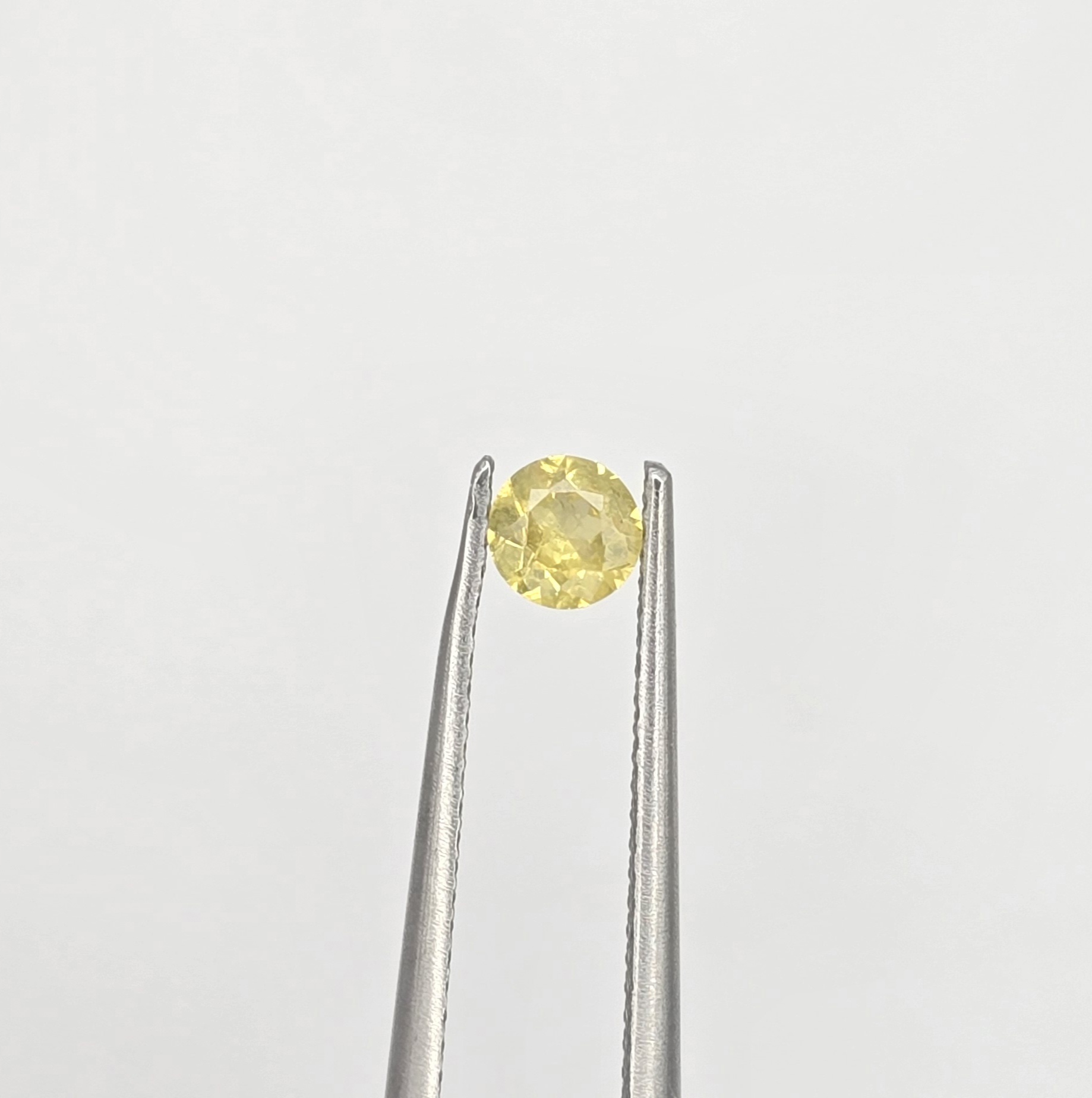 4.12x4.10x2.13mm round Australian sapphire facet