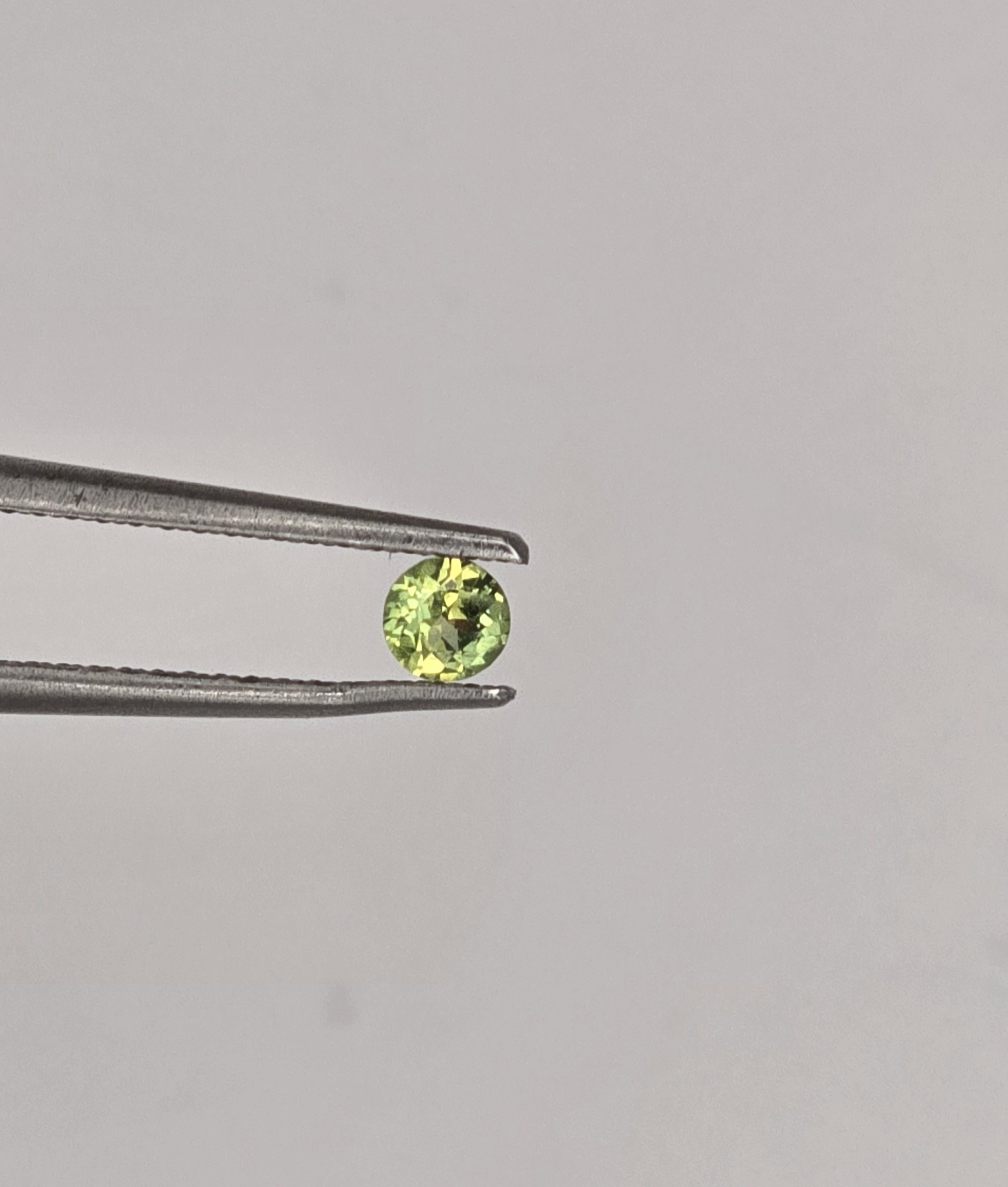 3.14x3.11x2.03mm round Australian sapphire facet