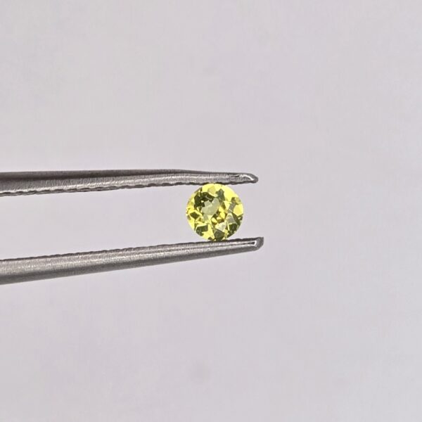 3.35x3.30x1.92mm round Australian sapphire facet