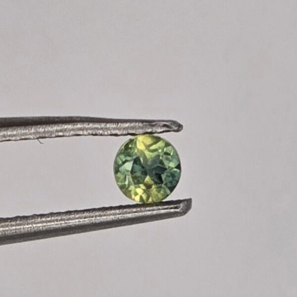 3.09x3.07x1.91mm round Australian sapphire facet