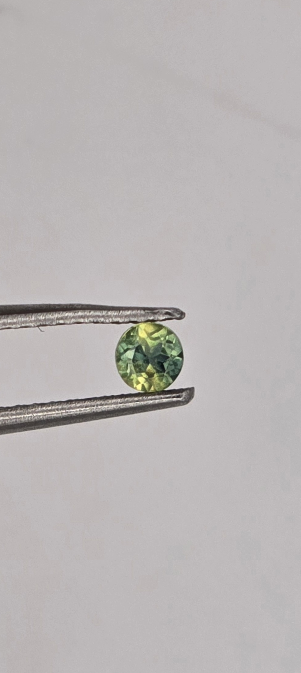 3.09x3.07x1.91mm round Australian sapphire facet