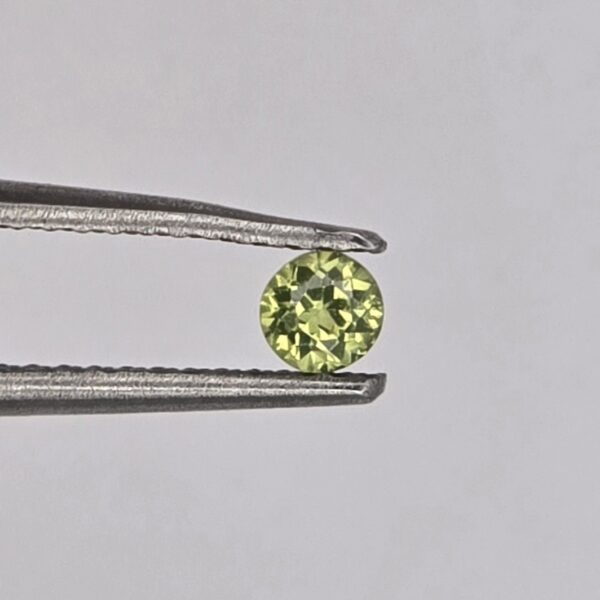 2.98x2.95x2.19mm round Australian sapphire facet