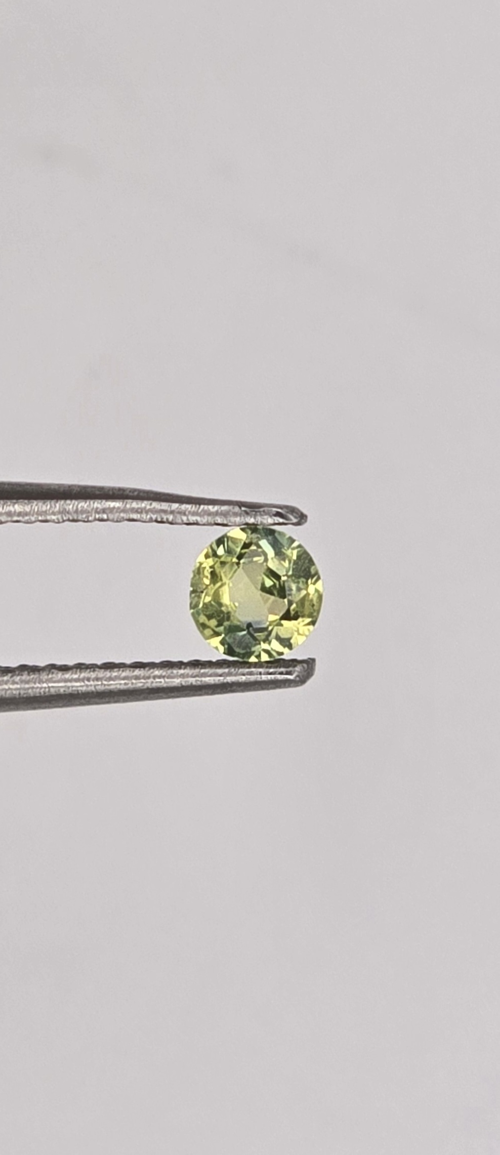 3.64x3.59x1.97mm round Australian sapphire facet