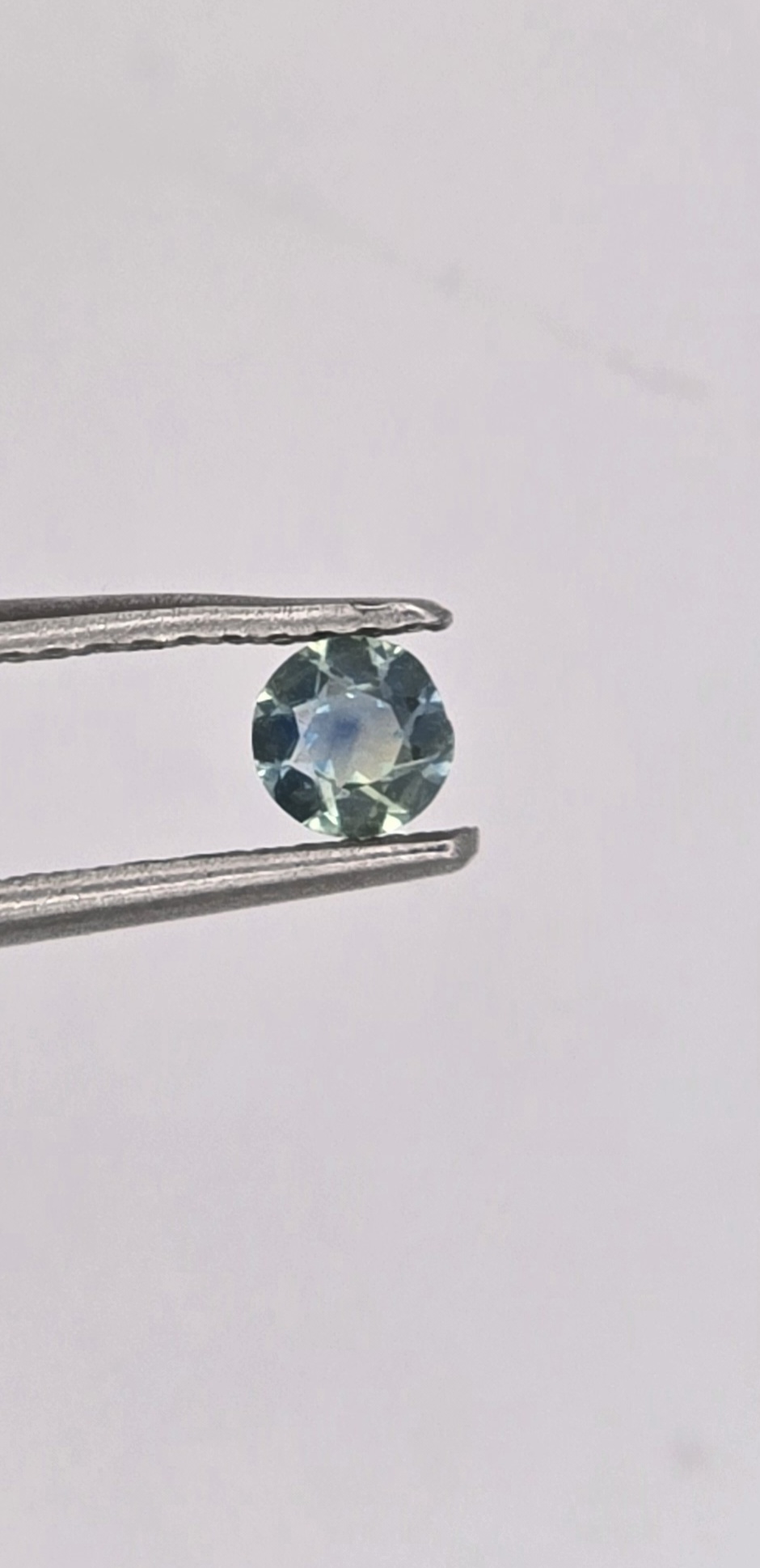 3.60x3.57x1.86mm round Australian sapphire facet