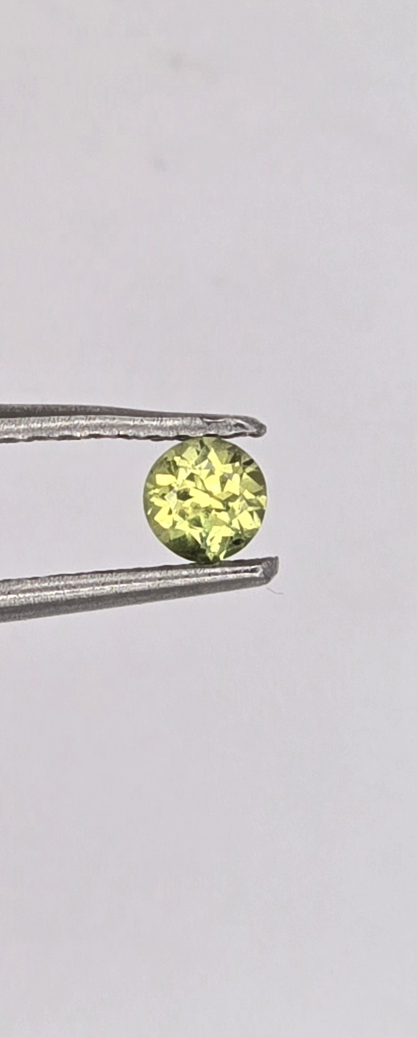 3.43x3.37x2.22mm round Australian sapphire facet