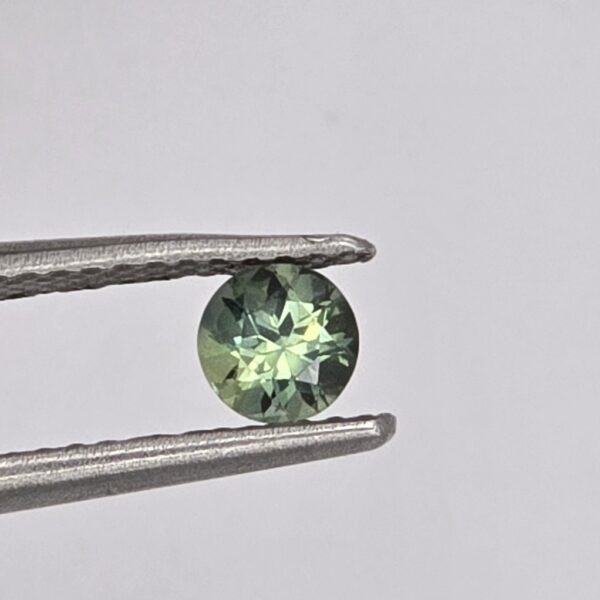 3.43x3.40x2.33mm round Australian sapphire facet