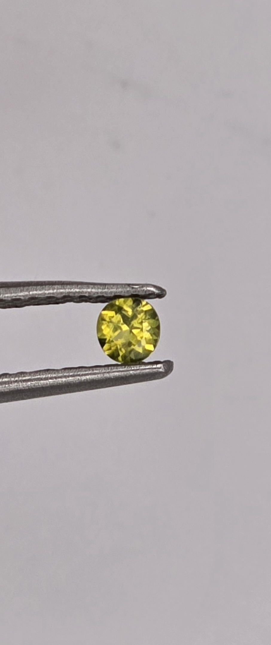 3.12x3.02x2.05mm round Australian sapphire facet