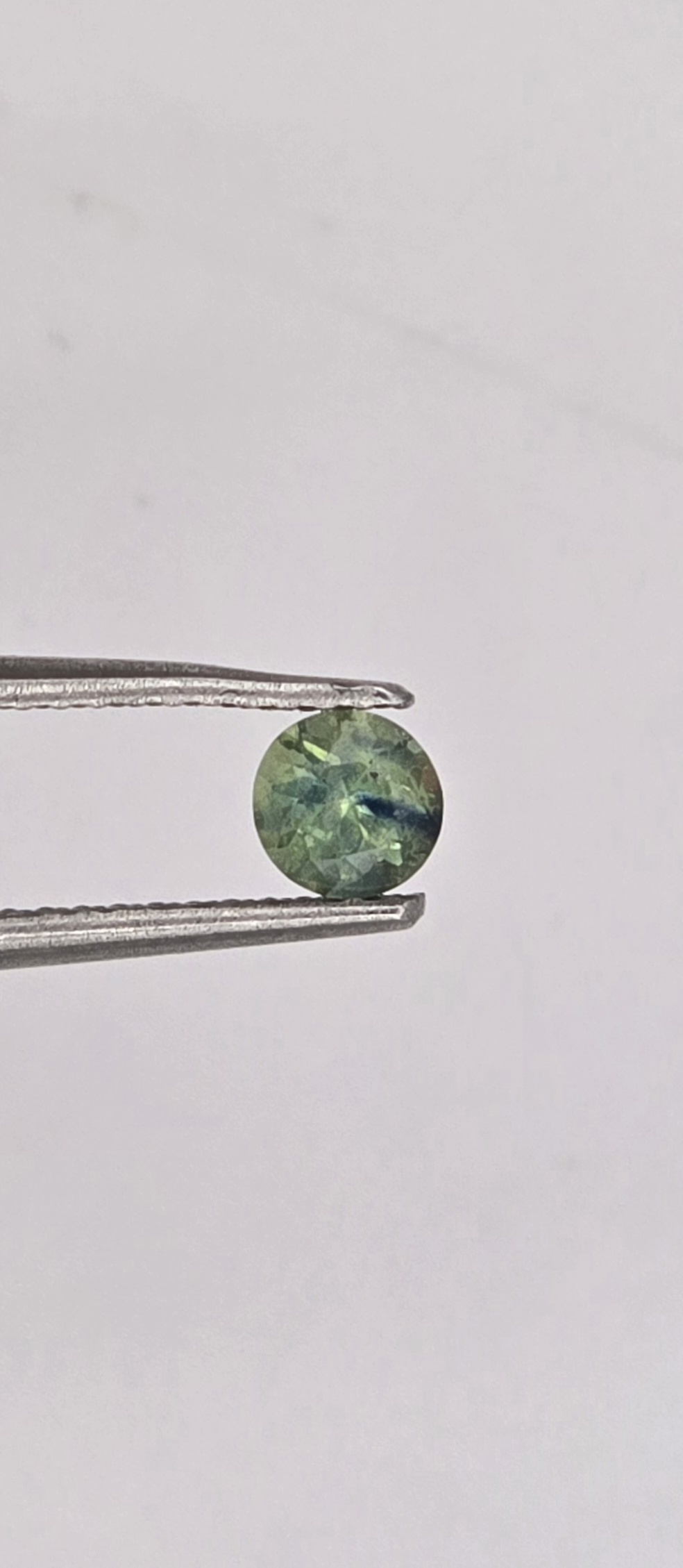 4.07x3.94x2.69mm round Australian sapphire facet