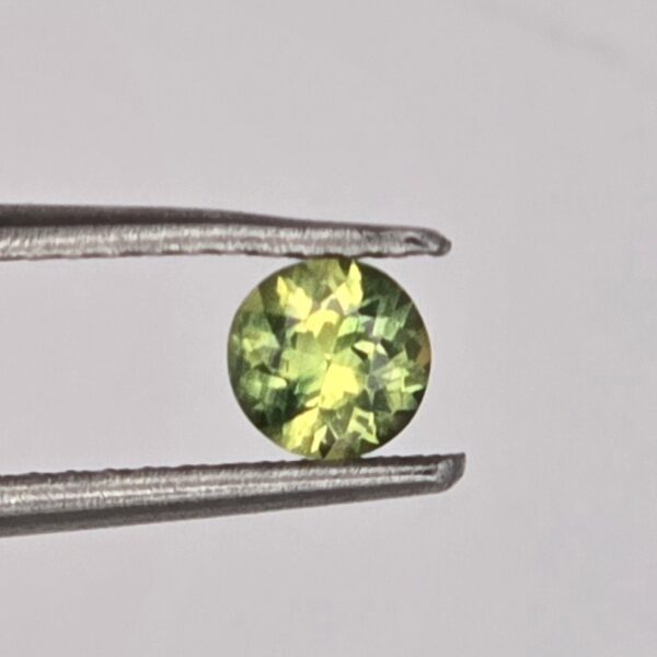 4.04x3.99x2.64mm round Australian sapphire facet