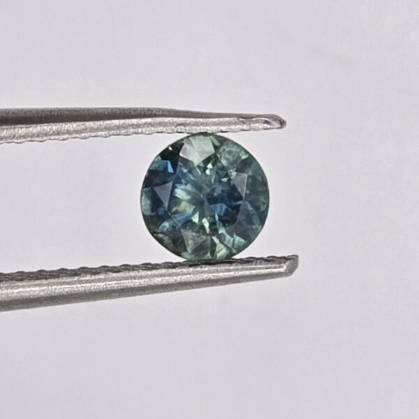 4.75x4.74x2.91mm round Australian sapphire facet