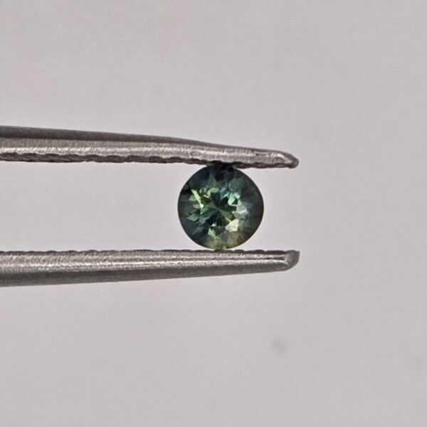 3.26x3.24x2.54mm round Australian sapphire facet