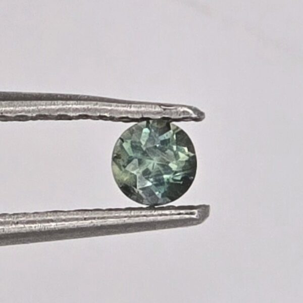 3.30x3.28x2.33mm round Australian sapphire facet