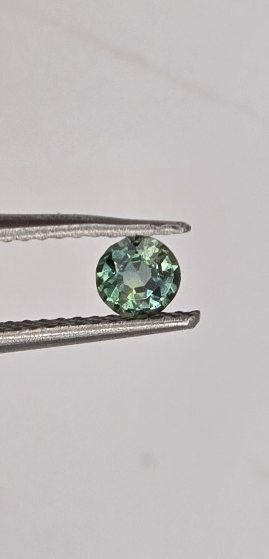 3.79x3.76x2.24mm round Australian sapphire facet