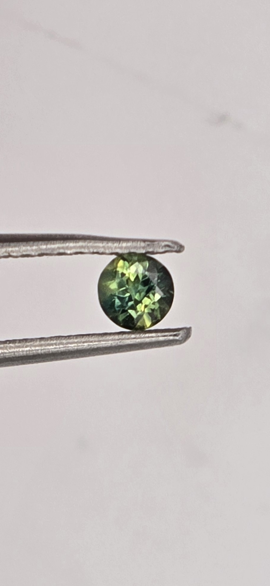 3.45x3.41x2.16mm round Australian sapphire facet
