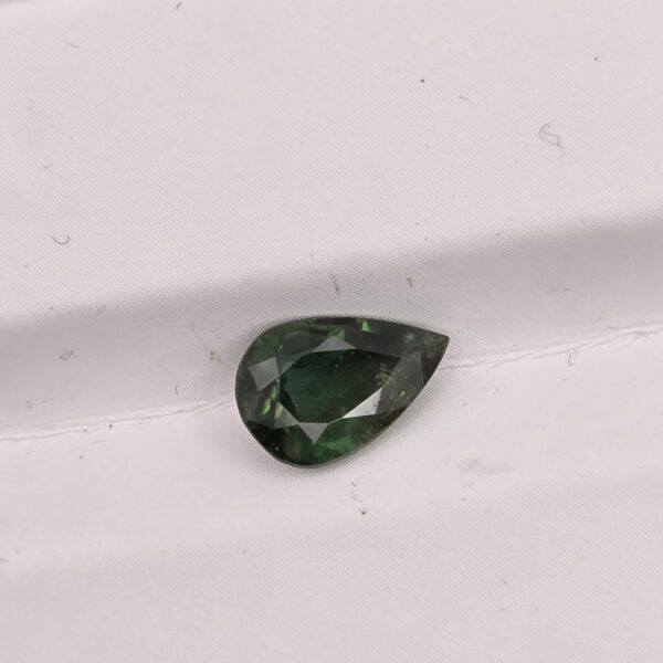 8.81x5.88x3.74mm pear Australian sapphire facet