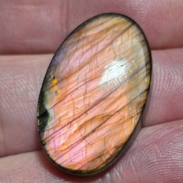 29x18mm purple labradorite cabochon