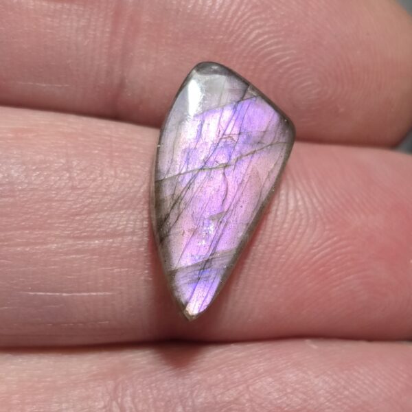 19x10mm purple labradorite cabochon