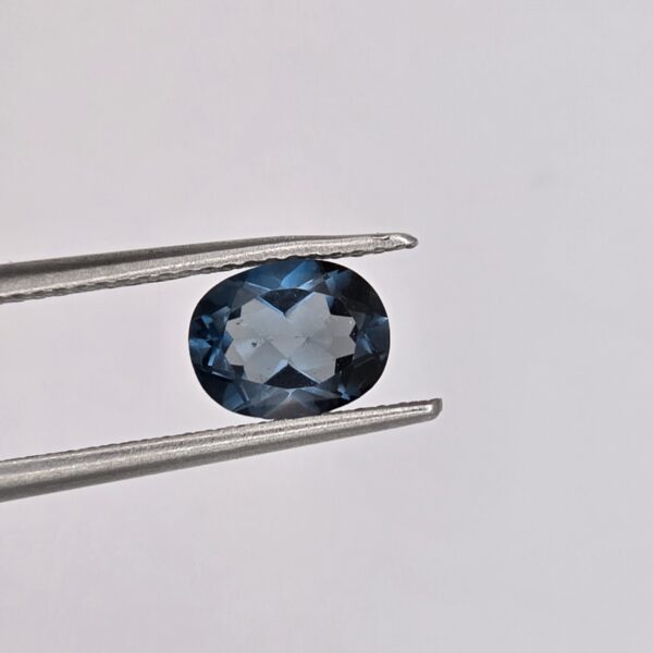 7.49x5.82x3.78mm oval London-blue topaz facet