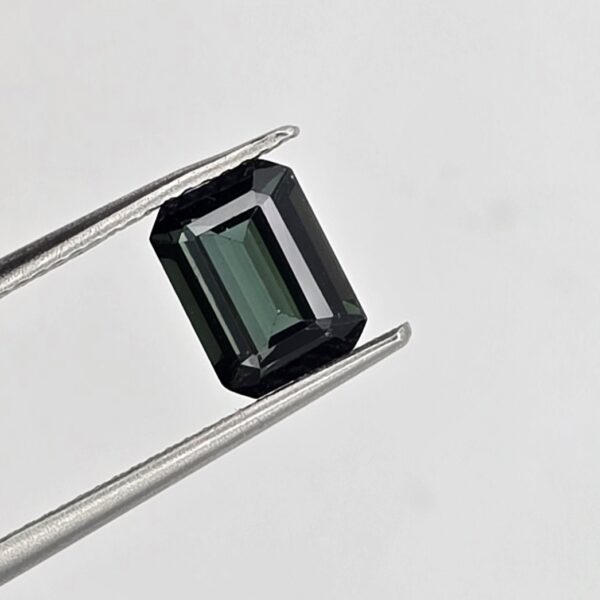 8.05x5.99x3.88mm emerald Brazilian tourmaline facet