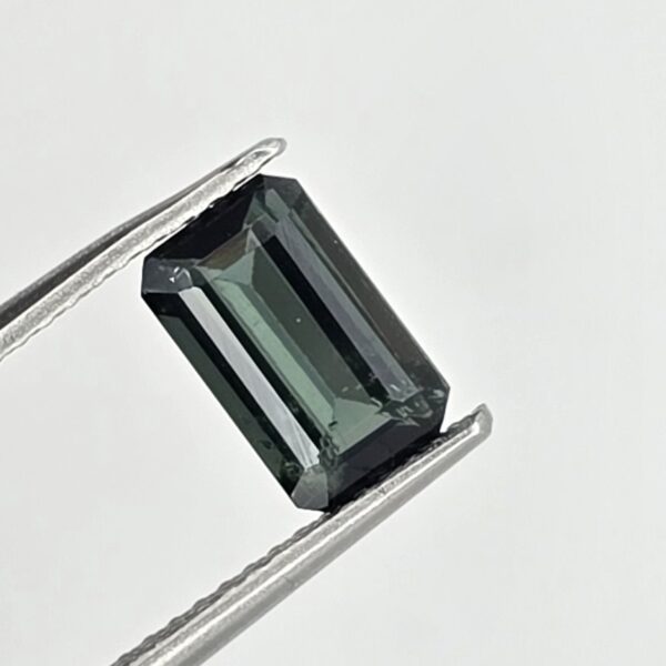 7.96x4.90x3.50mm emerald Brazilian tourmaline facet