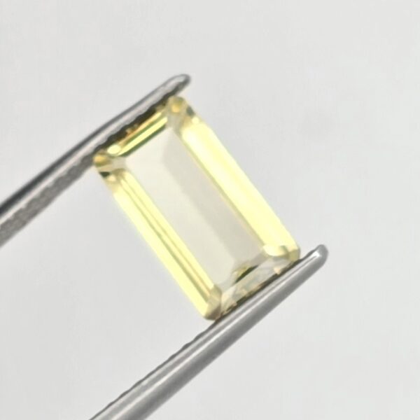 10.01x5.49x3.08mm emerald Brazilian tourmaline facet