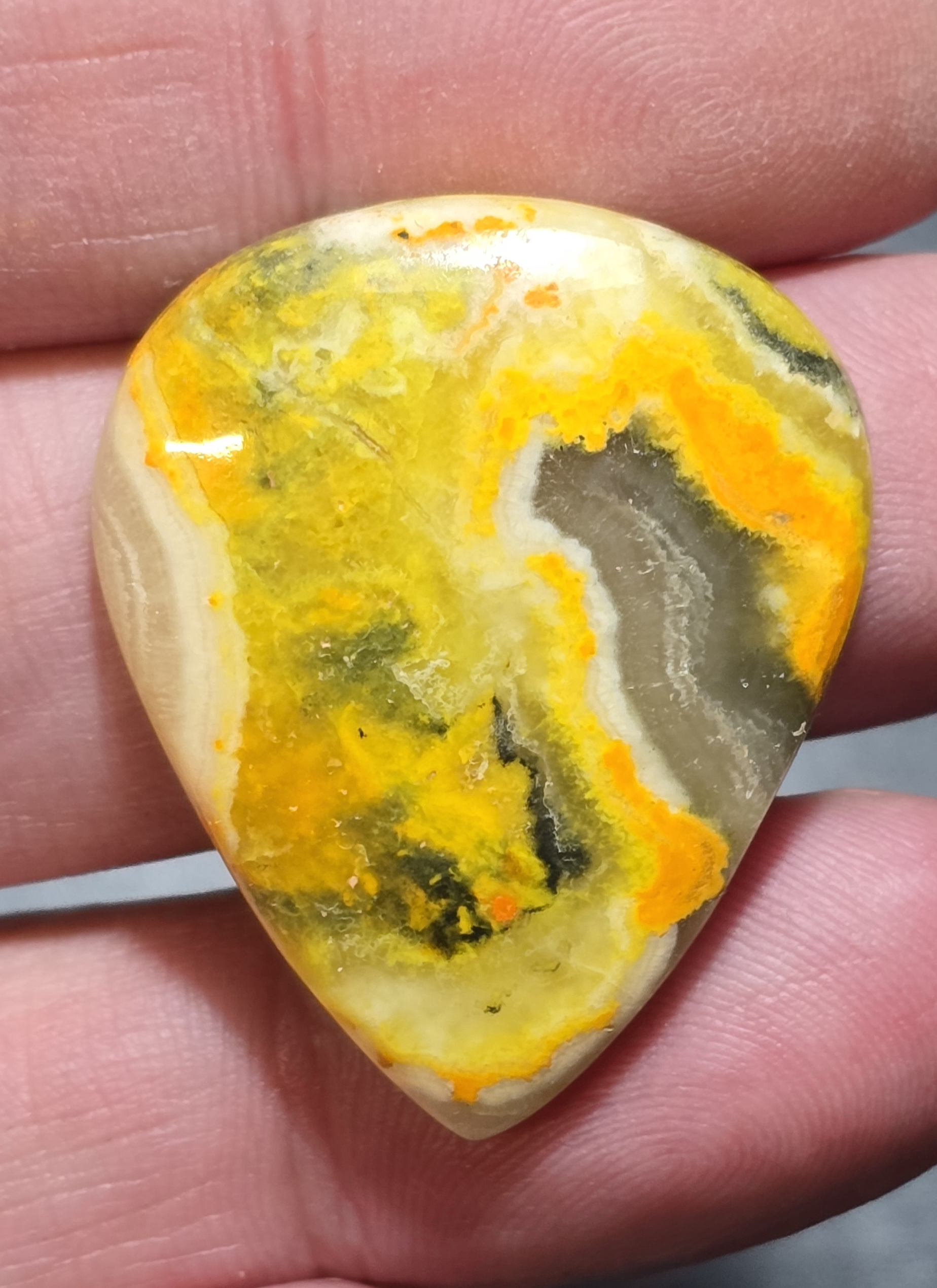 34x28mm bumblebee jasper cabochon