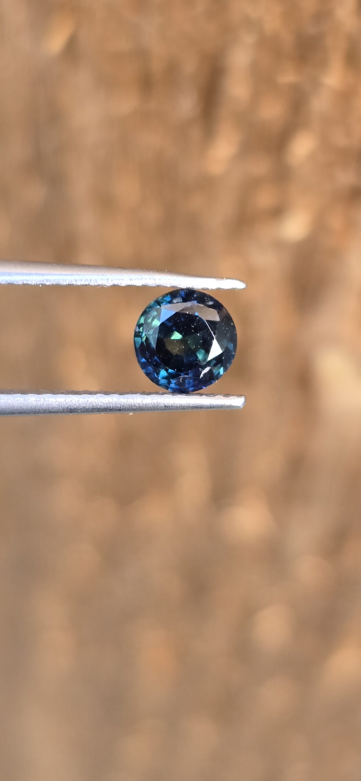 3x 5.7mm dark round Australian parti sapphire facets - Image 2